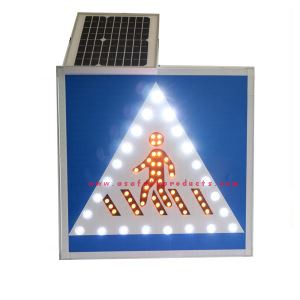 شمسی توانائی سے ٹریفک سگنل لائٹ